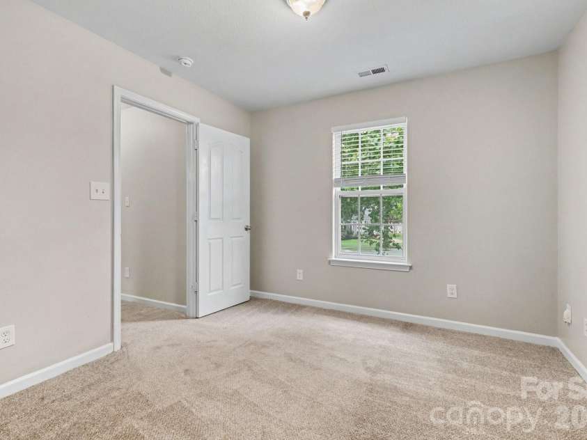 2877 Oasis Lane, Charlotte, NC 28214.  MLS# CAR4412459, YatesRealty ID 45597. 