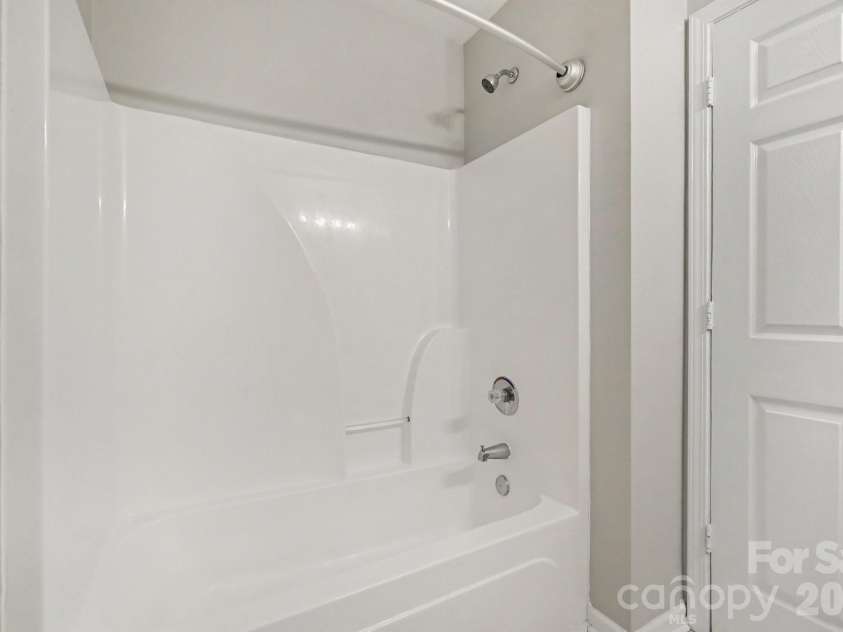 2877 Oasis Lane, Charlotte, NC 28214.  MLS# CAR4412459, YatesRealty ID 45597. 