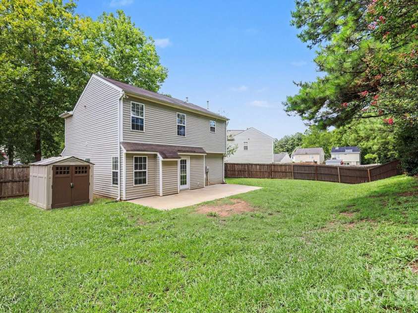 2877 Oasis Lane, Charlotte, NC 28214.  MLS# CAR4412459, YatesRealty ID 45597. 