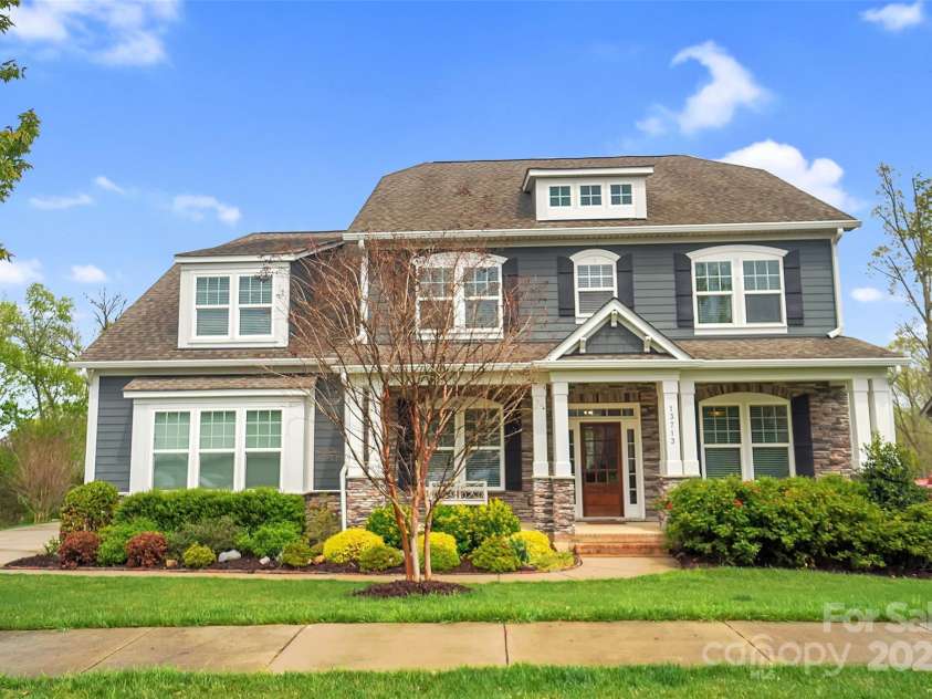 13713 Sunset Bluffs Circle, Huntersville, NC 28078.  MLS# CAR4242347, YatesRealty ID 4560. 