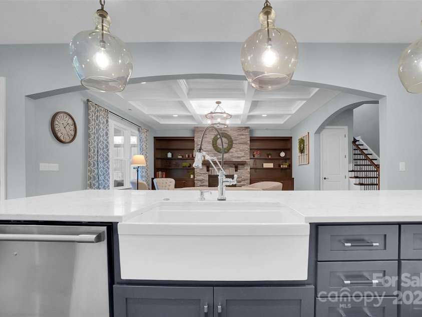 13713 Sunset Bluffs Circle, Huntersville, NC 28078.  MLS# CAR4242347, YatesRealty ID 4560. 