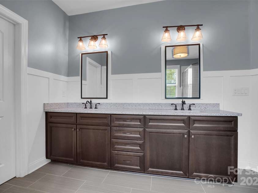 13713 Sunset Bluffs Circle, Huntersville, NC 28078.  MLS# CAR4242347, YatesRealty ID 4560. 