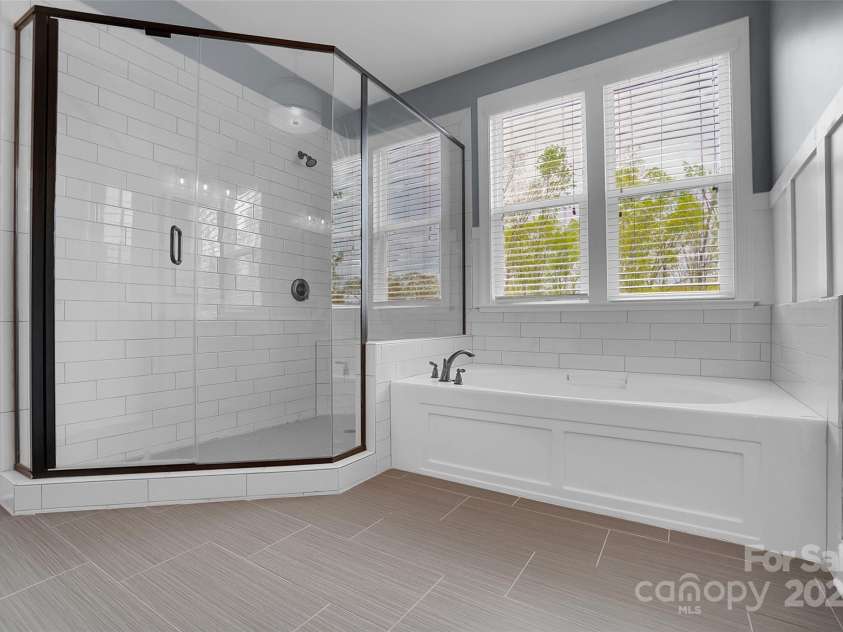 13713 Sunset Bluffs Circle, Huntersville, NC 28078.  MLS# CAR4242347, YatesRealty ID 4560. 