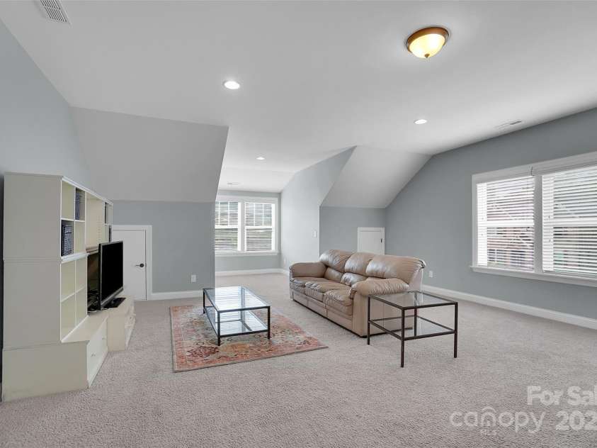 13713 Sunset Bluffs Circle, Huntersville, NC 28078.  MLS# CAR4242347, YatesRealty ID 4560. 