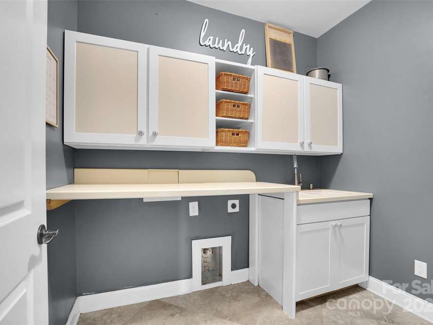 13713 Sunset Bluffs Circle, Huntersville, NC 28078.  MLS# CAR4242347, YatesRealty ID 4560. 