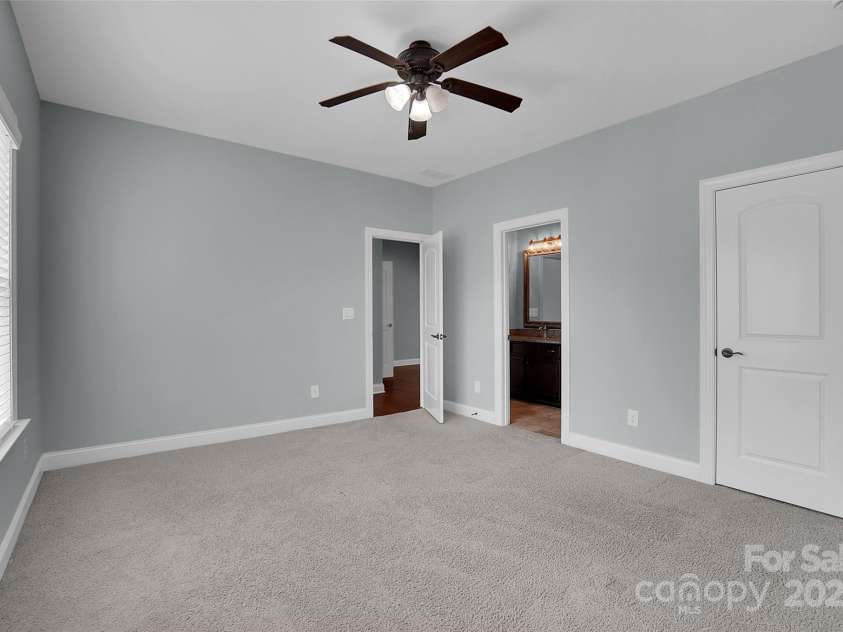 13713 Sunset Bluffs Circle, Huntersville, NC 28078.  MLS# CAR4242347, YatesRealty ID 4560. 