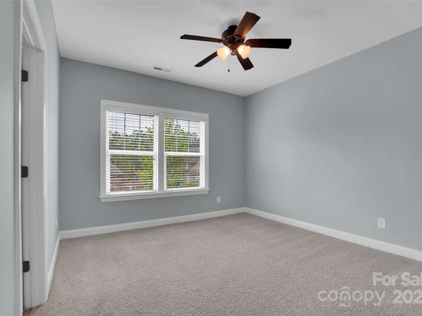 13713 Sunset Bluffs Circle, Huntersville, NC 28078.  MLS# CAR4242347, YatesRealty ID 4560. 