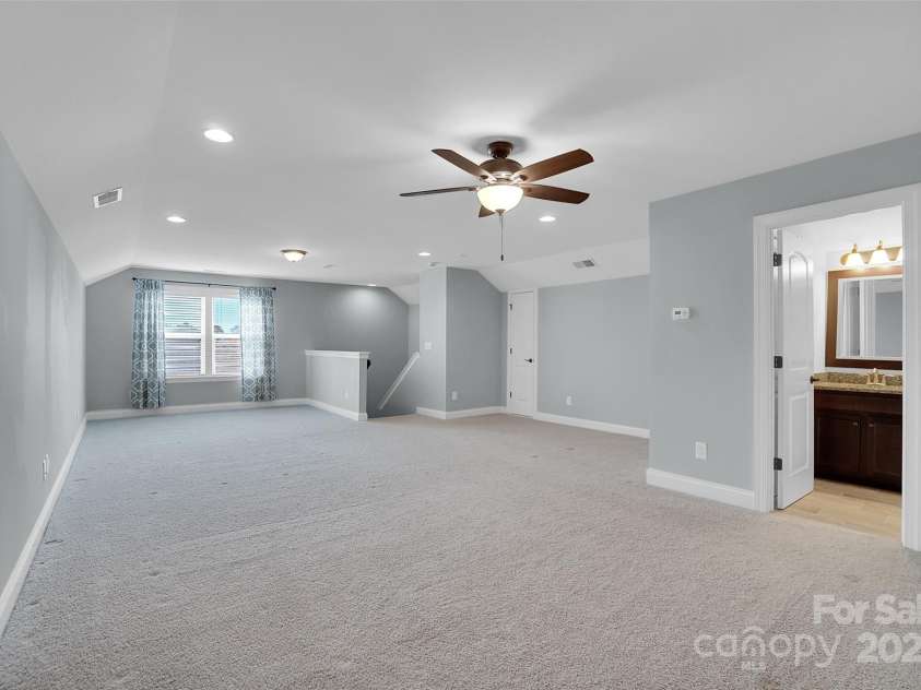 13713 Sunset Bluffs Circle, Huntersville, NC 28078.  MLS# CAR4242347, YatesRealty ID 4560. 