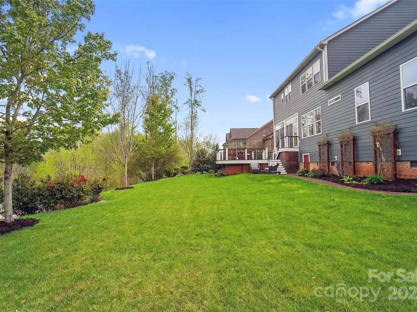 13713 Sunset Bluffs Circle, Huntersville, NC 28078.  MLS# CAR4242347, YatesRealty ID 4560. 