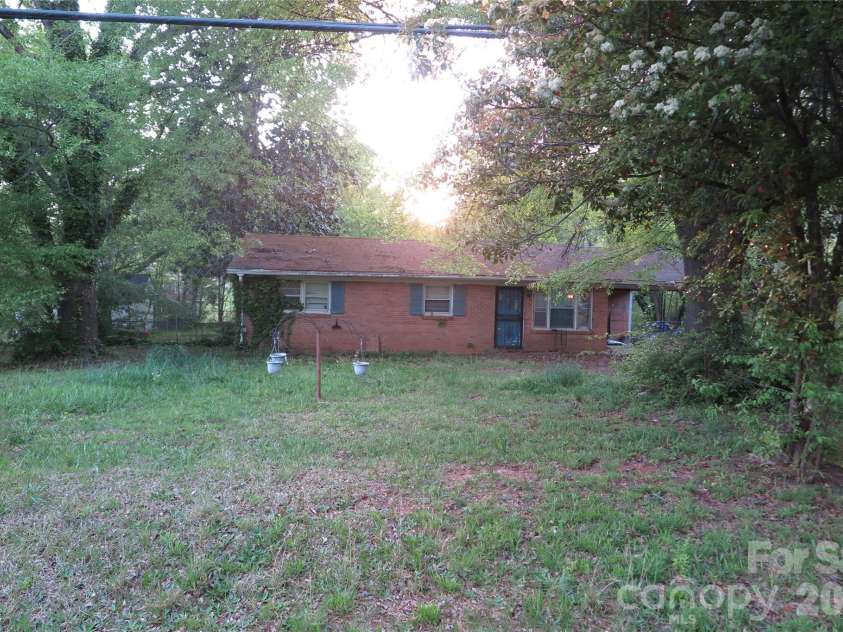 4814 Chapel Grove Road, Gastonia, NC 28052.  MLS# CAR4247562, YatesRealty ID 4560. 