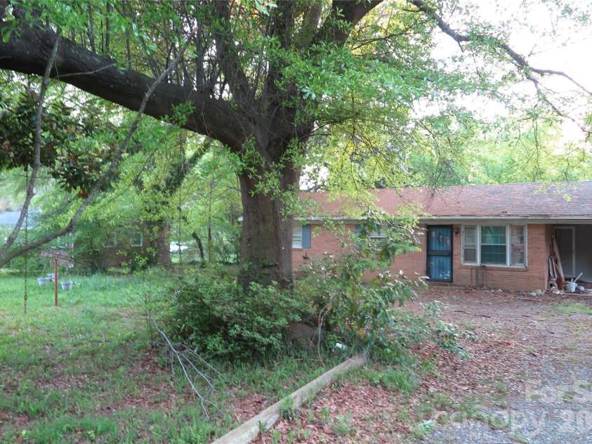4814 Chapel Grove Road, Gastonia, NC 28052.  MLS# CAR4247562, YatesRealty ID 4560. 