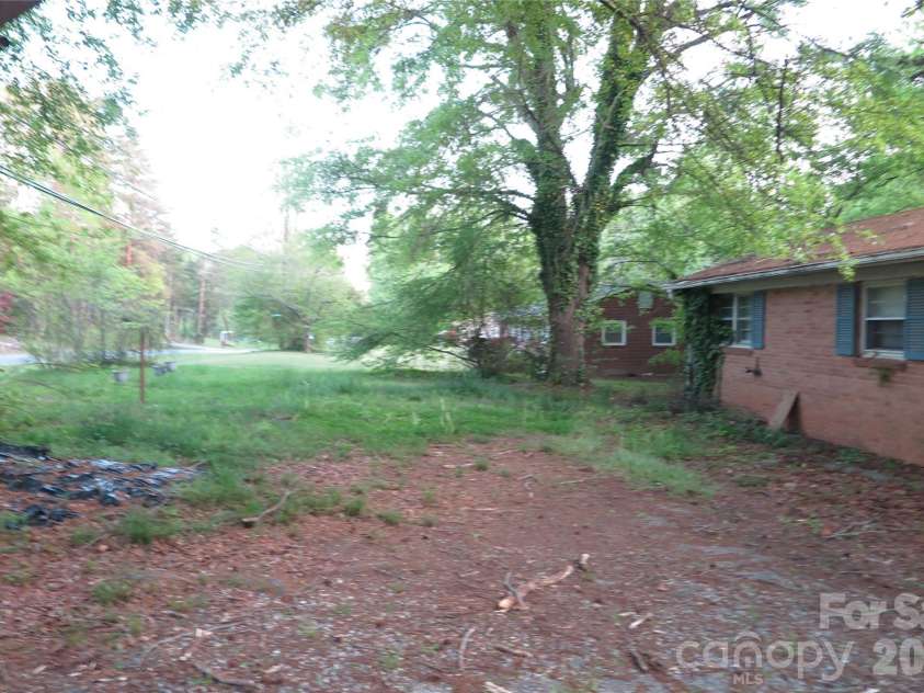 4814 Chapel Grove Road, Gastonia, NC 28052.  MLS# CAR4247562, YatesRealty ID 4560. 