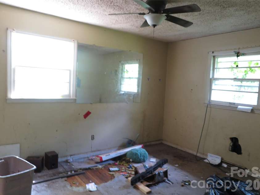 4814 Chapel Grove Road, Gastonia, NC 28052.  MLS# CAR4247562, YatesRealty ID 4560. 