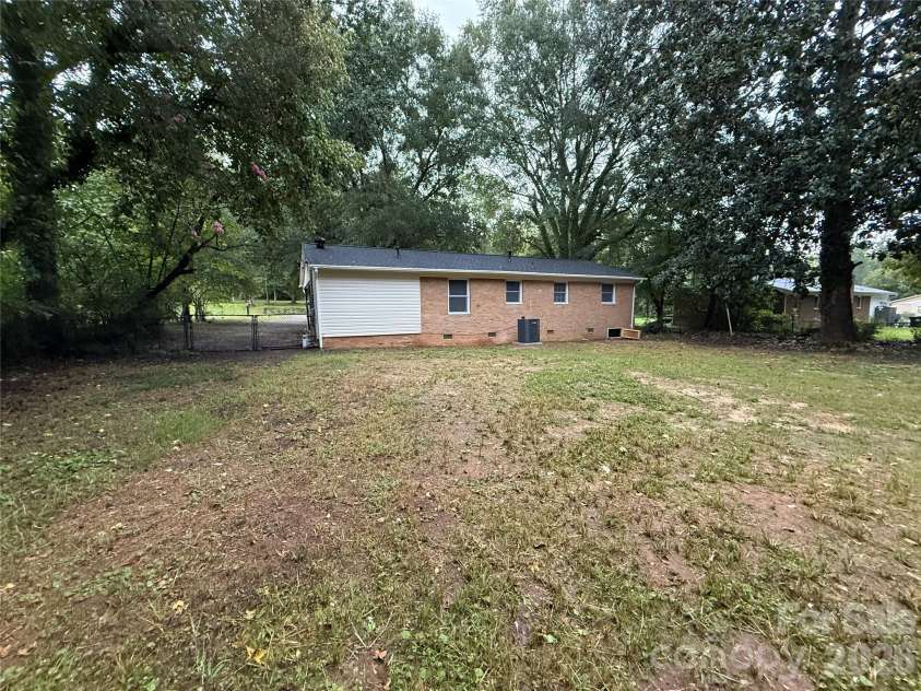 4814 Chapel Grove Road, Gastonia, NC 28052.  MLS# CAR4418821, YatesRealty ID 4560. 