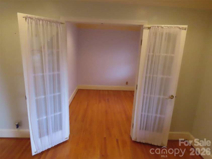 7636 Michael Drive, Charlotte, NC 28215.  MLS# CAR4341071, YatesRealty ID 4560. 