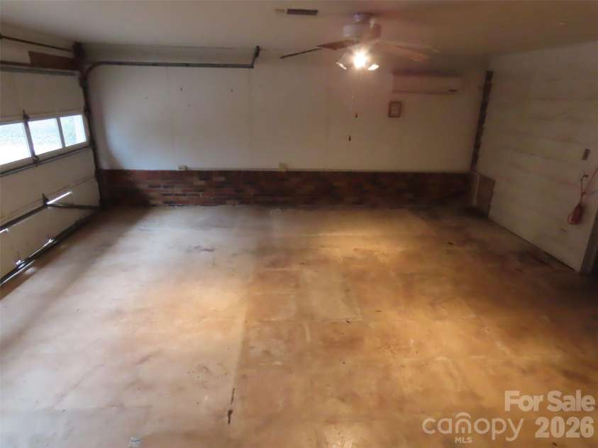 7636 Michael Drive, Charlotte, NC 28215.  MLS# CAR4341071, YatesRealty ID 4560. 