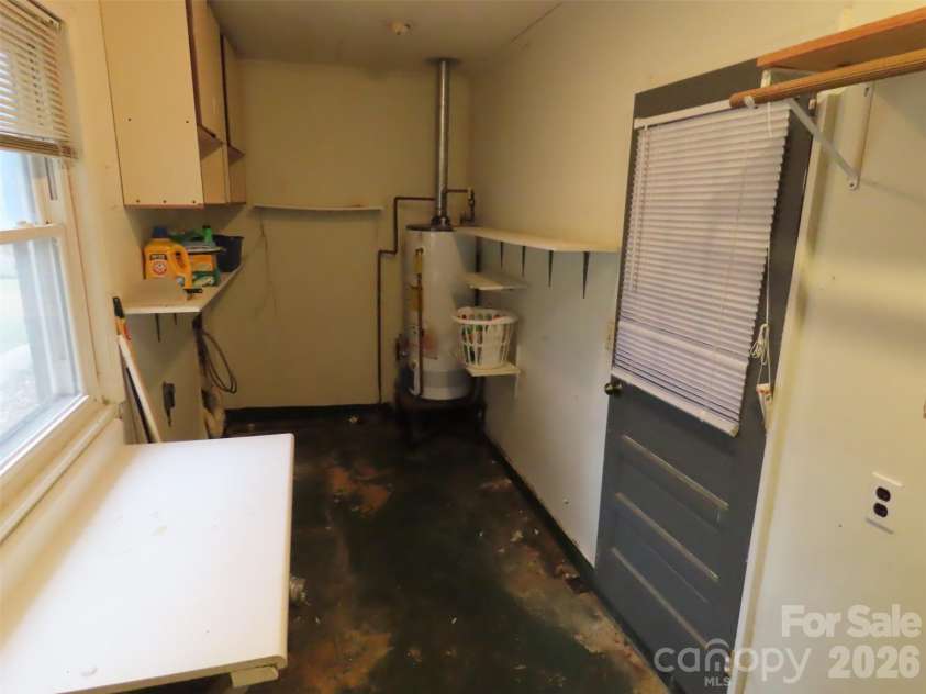 7636 Michael Drive, Charlotte, NC 28215.  MLS# CAR4341071, YatesRealty ID 4560. 