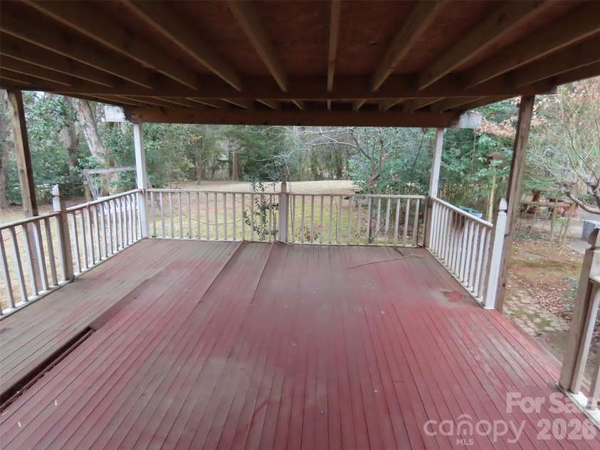 7636 Michael Drive, Charlotte, NC 28215.  MLS# CAR4341071, YatesRealty ID 4560. 