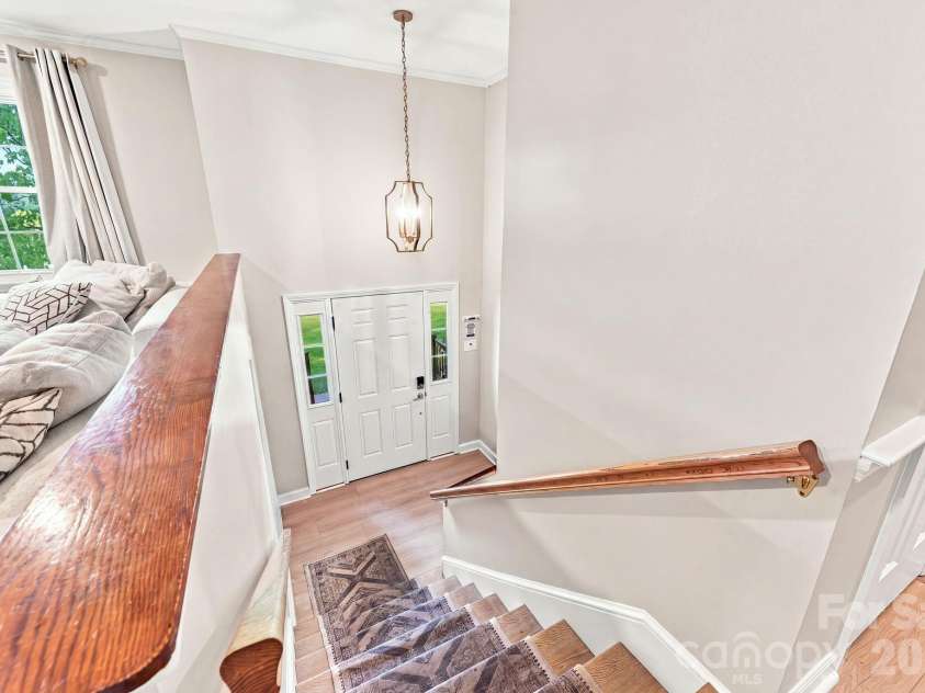 436 Peace Haven Road, Winston Salem, NC 27103.  MLS# CAR4416574, YatesRealty ID 45601. 