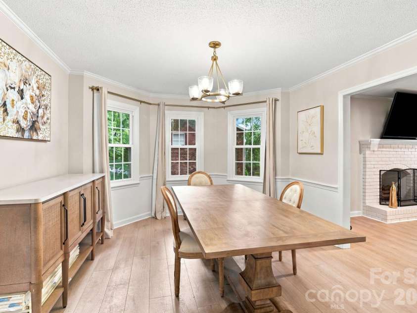 436 Peace Haven Road, Winston Salem, NC 27103.  MLS# CAR4416574, YatesRealty ID 45601. 