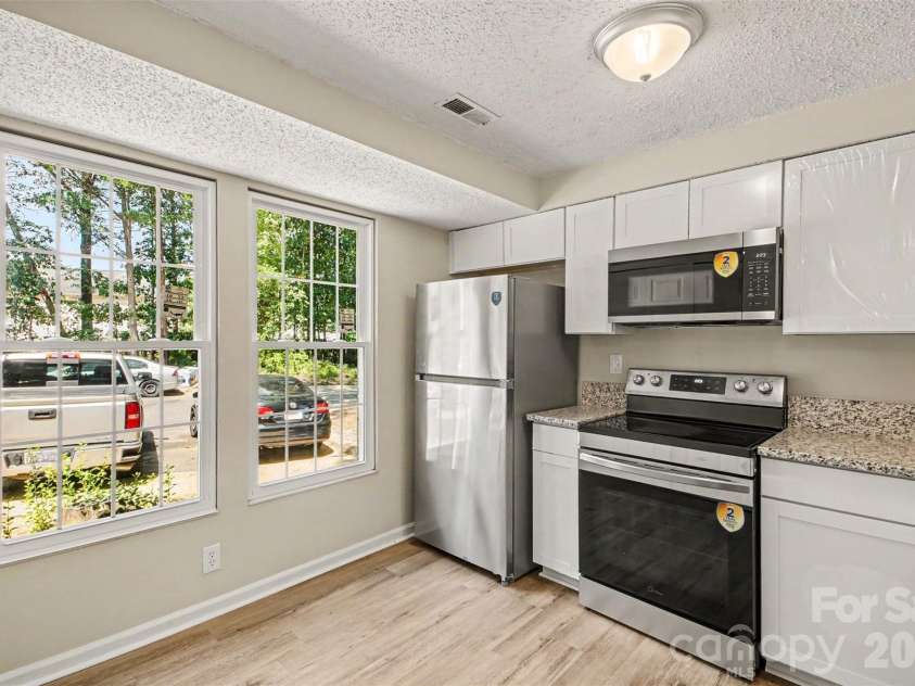 5912 Bayswater Lane, Charlotte, NC 28212.  MLS# CAR4416604, YatesRealty ID 45602. 