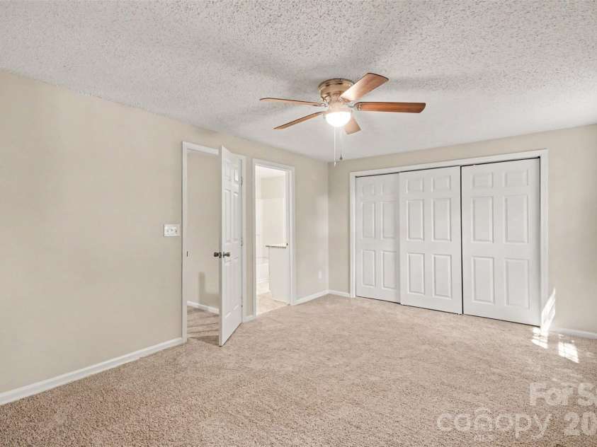 5912 Bayswater Lane, Charlotte, NC 28212.  MLS# CAR4416604, YatesRealty ID 45602. 