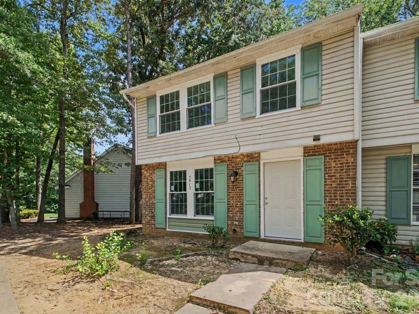 5912 Bayswater Lane, Charlotte, NC 28212.  MLS# CAR4416604, YatesRealty ID 45602. 