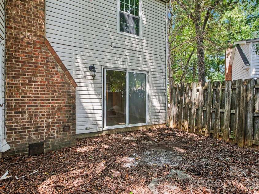 5912 Bayswater Lane, Charlotte, NC 28212.  MLS# CAR4416604, YatesRealty ID 45602. 