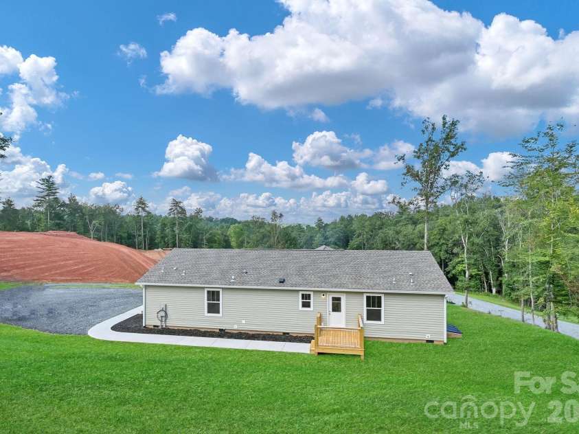 35 Rutledge Lane, Mars Hill, NC 28753.  MLS# CAR4416551, YatesRealty ID 45603. 