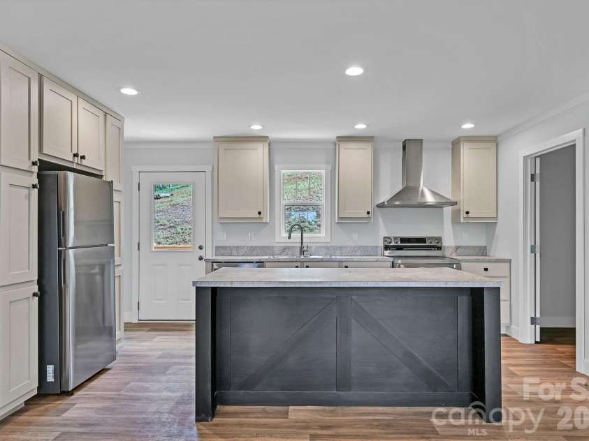 35 Rutledge Lane, Mars Hill, NC 28753.  MLS# CAR4416551, YatesRealty ID 45603. 