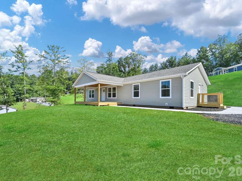 35 Rutledge Lane, Mars Hill, NC 28753.  MLS# CAR4416551, YatesRealty ID 45603. 