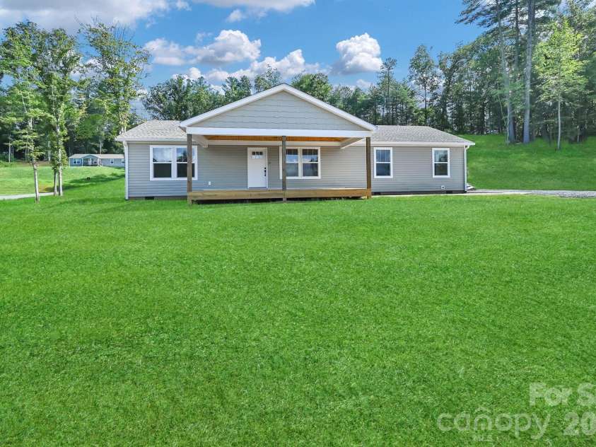 35 Rutledge Lane, Mars Hill, NC 28753.  MLS# CAR4416551, YatesRealty ID 45603. 