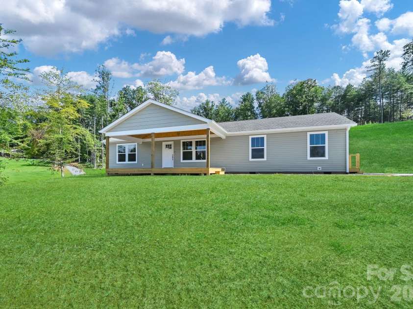 35 Rutledge Lane, Mars Hill, NC 28753.  MLS# CAR4416551, YatesRealty ID 45603. 