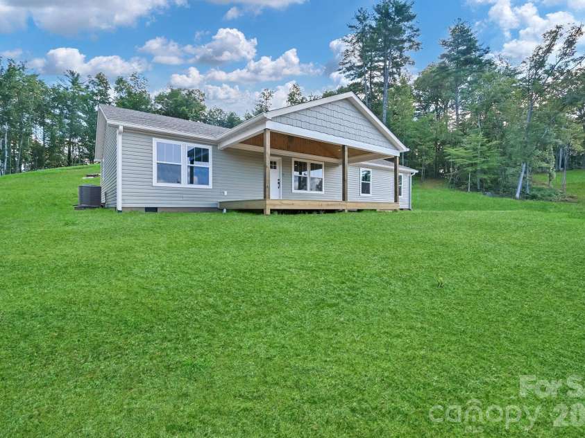 35 Rutledge Lane, Mars Hill, NC 28753.  MLS# CAR4416551, YatesRealty ID 45603. 