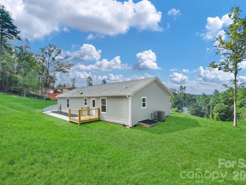 35 Rutledge Lane, Mars Hill, NC 28753.  MLS# CAR4416551, YatesRealty ID 45603. 
