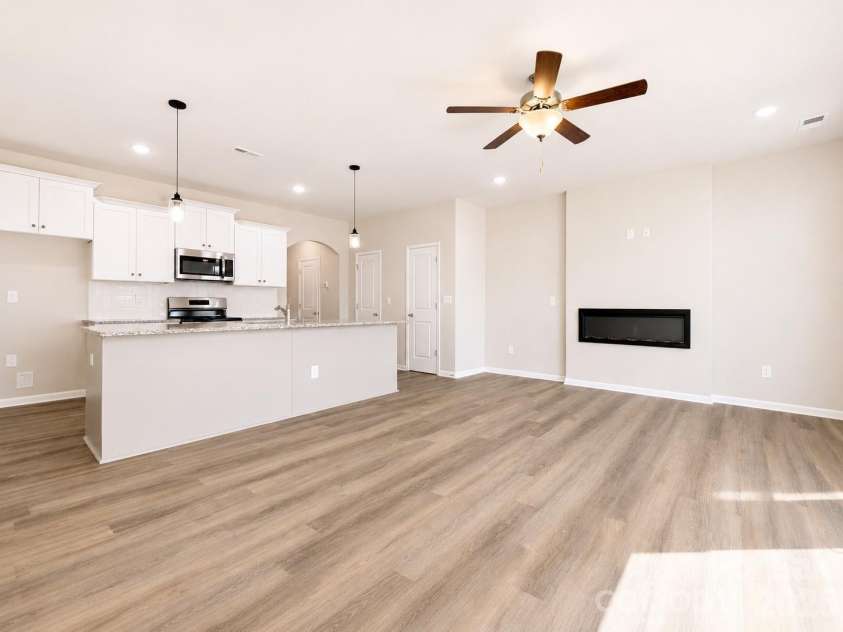 3048 Aberleaf Lane, Charlotte, NC 28227.  MLS# CAR4416602, YatesRealty ID 45604. 
