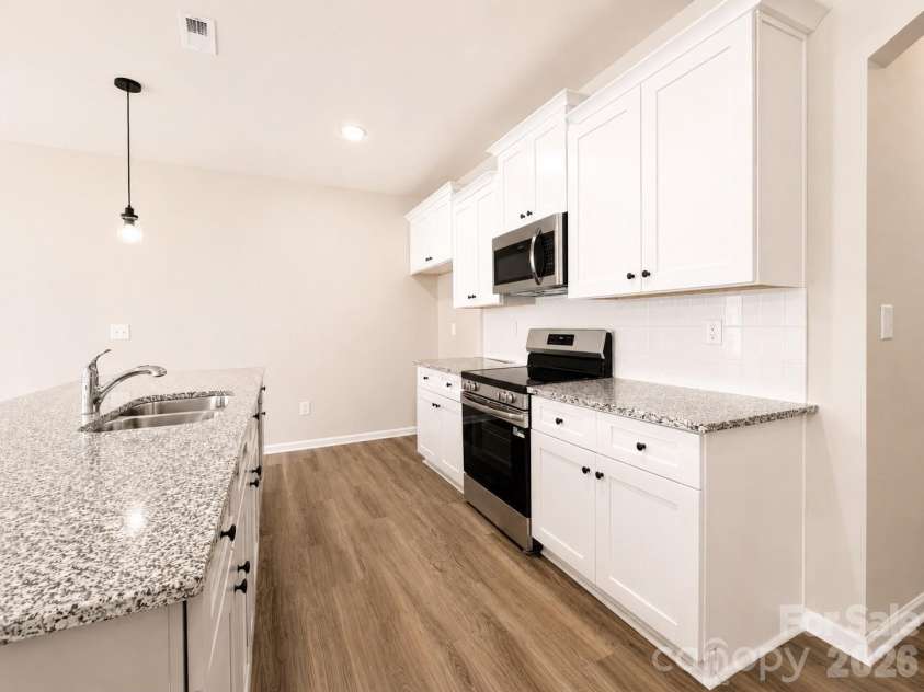 3048 Aberleaf Lane, Charlotte, NC 28227.  MLS# CAR4416602, YatesRealty ID 45604. 