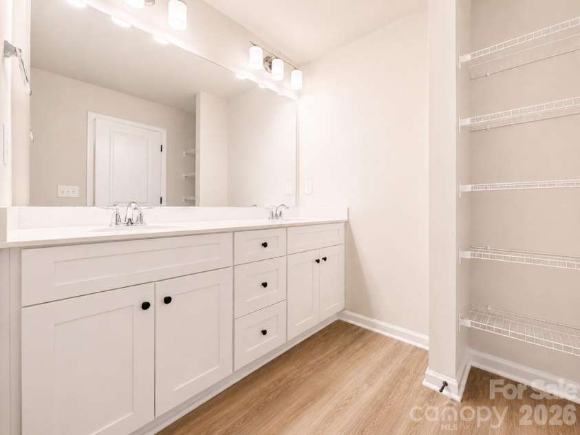 3048 Aberleaf Lane, Charlotte, NC 28227.  MLS# CAR4416602, YatesRealty ID 45604. 