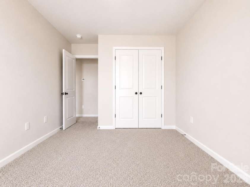 3048 Aberleaf Lane, Charlotte, NC 28227.  MLS# CAR4416602, YatesRealty ID 45604. 