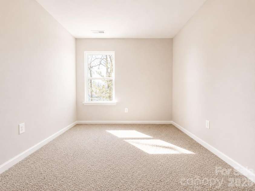 3048 Aberleaf Lane, Charlotte, NC 28227.  MLS# CAR4416602, YatesRealty ID 45604. 