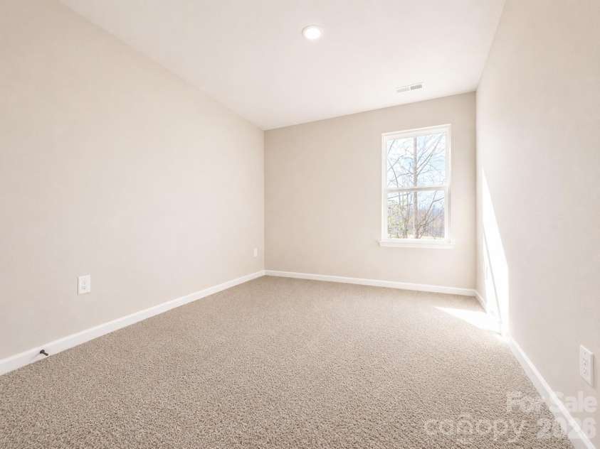 3048 Aberleaf Lane, Charlotte, NC 28227.  MLS# CAR4416602, YatesRealty ID 45604. 