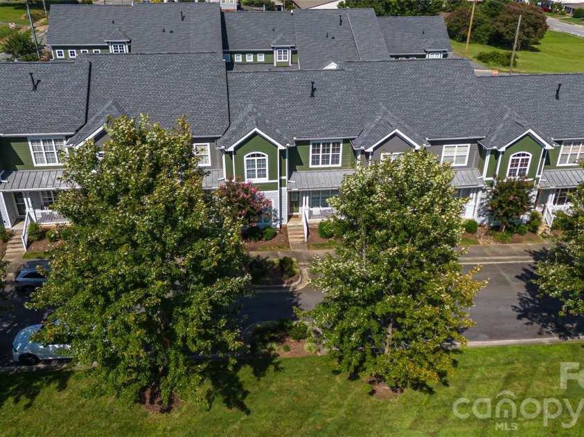 105 Commons Drive, Morganton, NC 28655.  MLS# CAR4416627, YatesRealty ID 45605. 