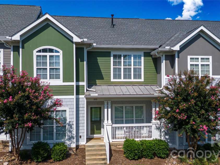 105 Commons Drive, Morganton, NC 28655.  MLS# CAR4416627, YatesRealty ID 45605. 