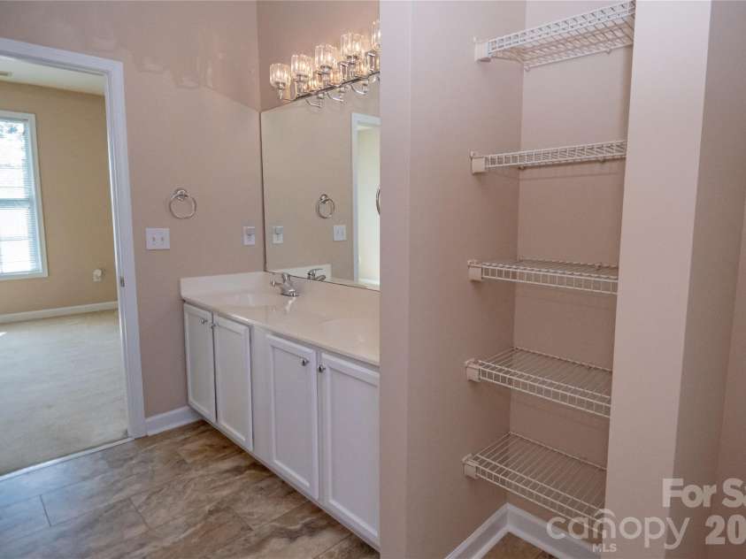 105 Commons Drive, Morganton, NC 28655.  MLS# CAR4416627, YatesRealty ID 45605. 