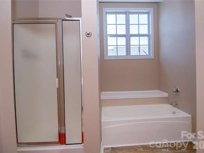 105 Commons Drive, Morganton, NC 28655.  MLS# CAR4416627, YatesRealty ID 45605. 