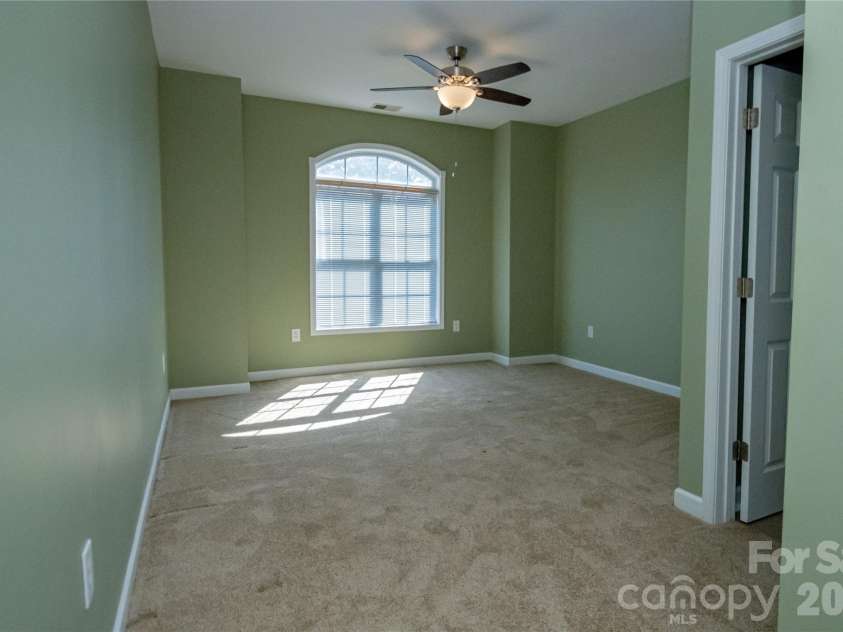 105 Commons Drive, Morganton, NC 28655.  MLS# CAR4416627, YatesRealty ID 45605. 