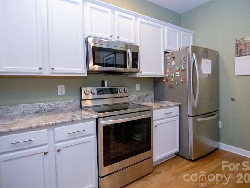 105 Commons Drive, Morganton, NC 28655.  MLS# CAR4416627, YatesRealty ID 45605. 