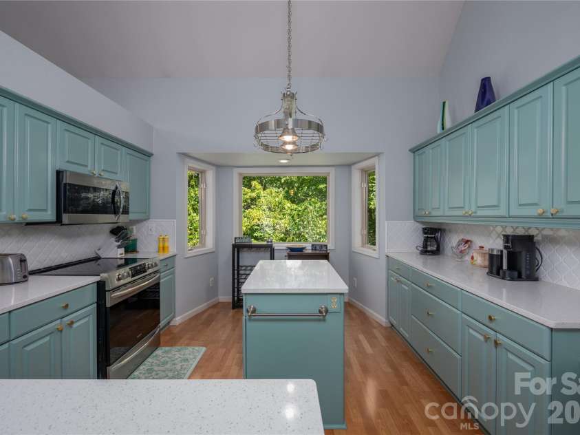 127 White Pine Drive, Lake Lure, NC 28746.  MLS# CAR4416563, YatesRealty ID 45607. 