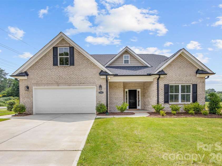 1247 Archer Loop, Waxhaw, NC 28173.  MLS# CAR4388263, YatesRealty ID 45608. 