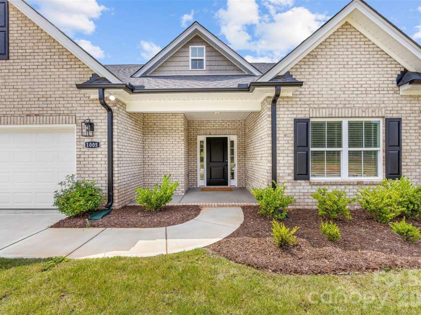 1247 Archer Loop, Waxhaw, NC 28173.  MLS# CAR4388263, YatesRealty ID 45608. 